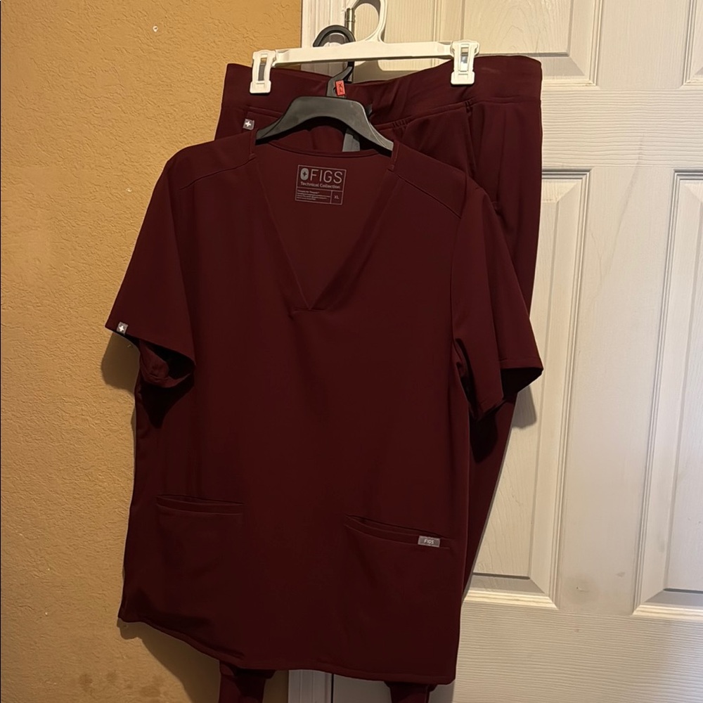Figs Maroon Scrub Top